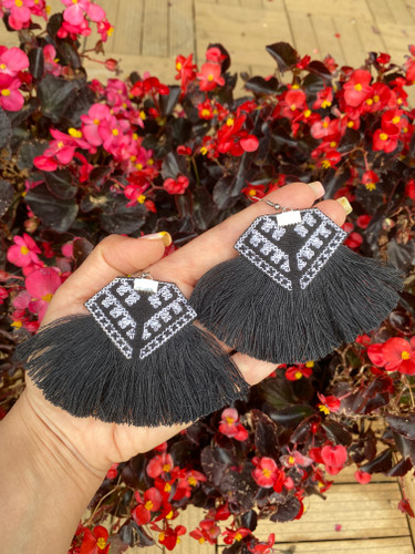 بسیار دوخت و اجرای تمیزی دارد .