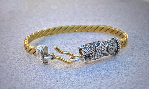 فقط بک عدد موجود