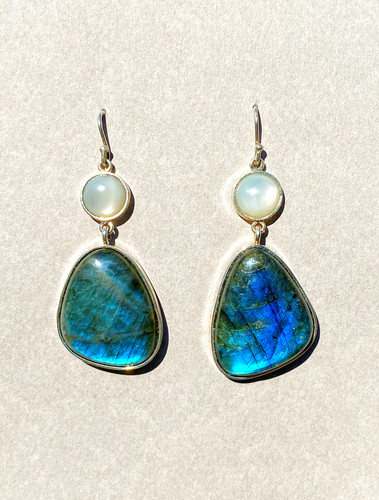 سنگها اصل و با ضمانت هستند