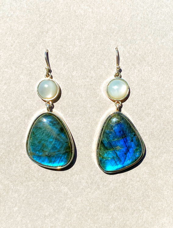 سنگها اصل و با ضمانت هستند