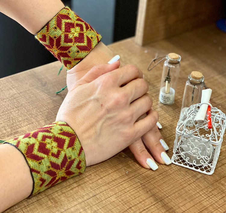 دستبند سوزندوزی دستدوز ابریشم زنانه