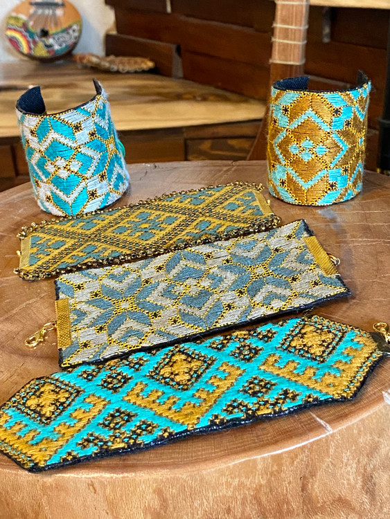 دستبند سوزندوزی دستدوز ابریشم