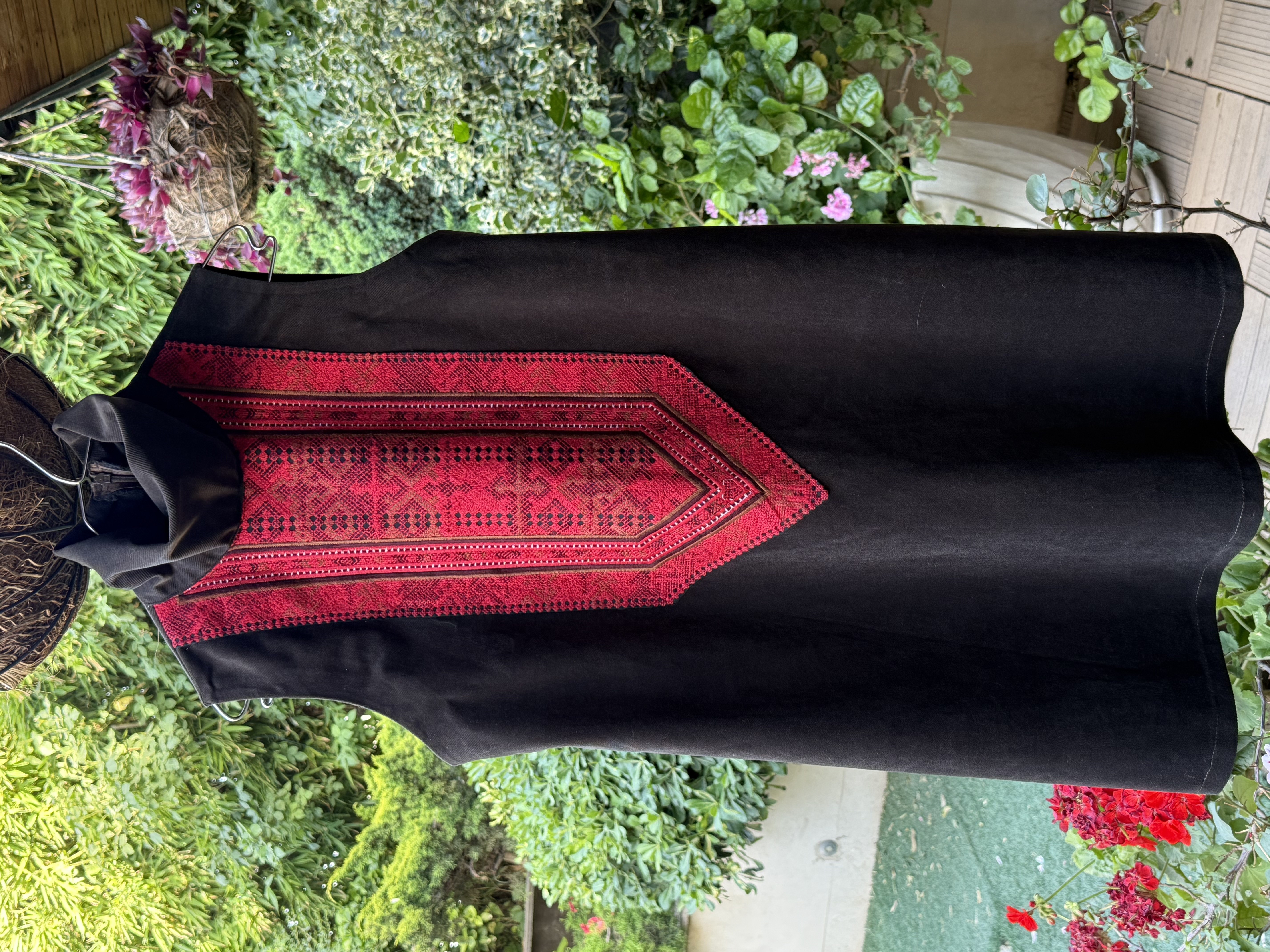 ‌پیراهن مخمل با سوزندوزی