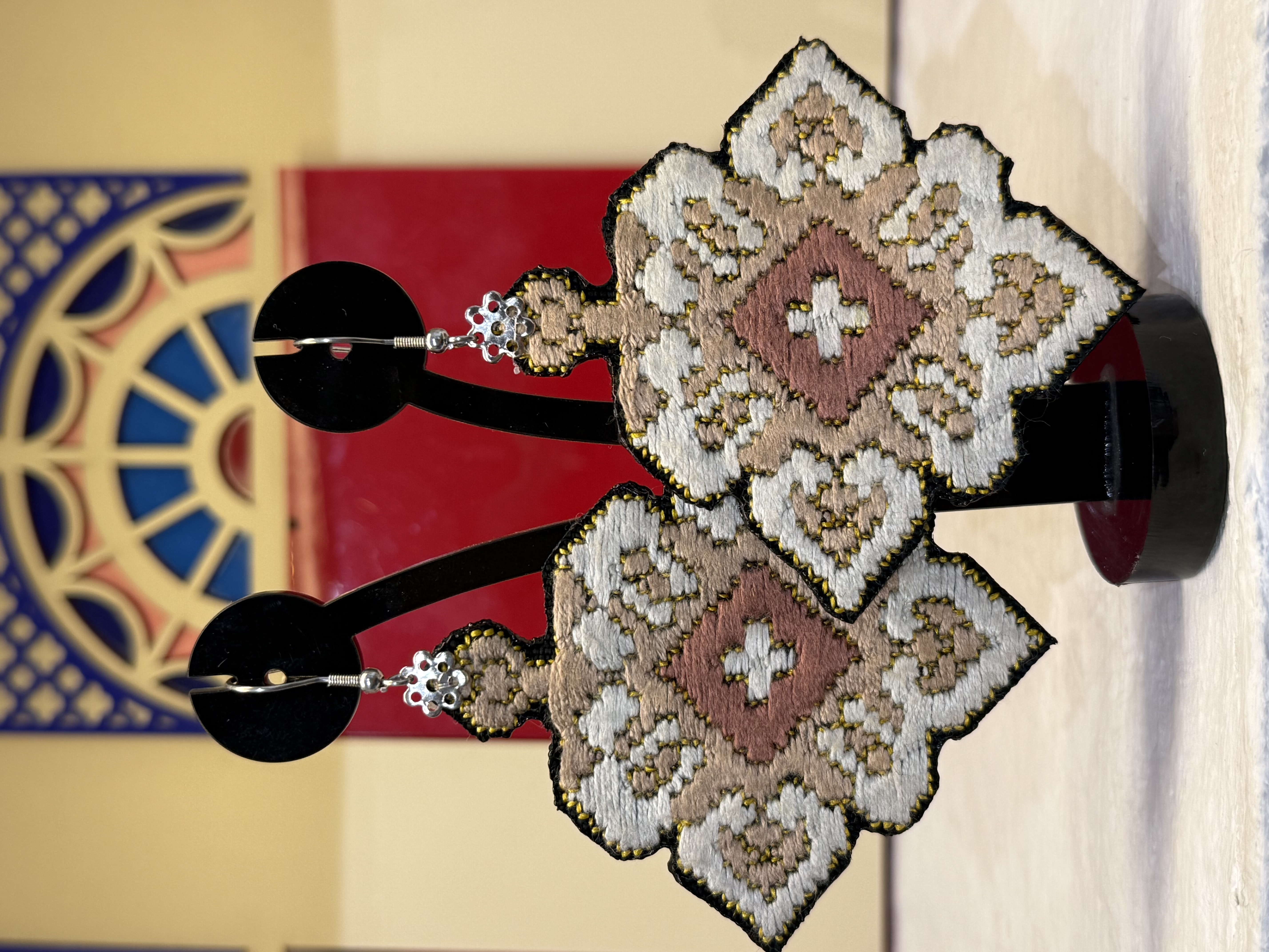 گوشواره سوزندوزی دستدوز ابریشم‌