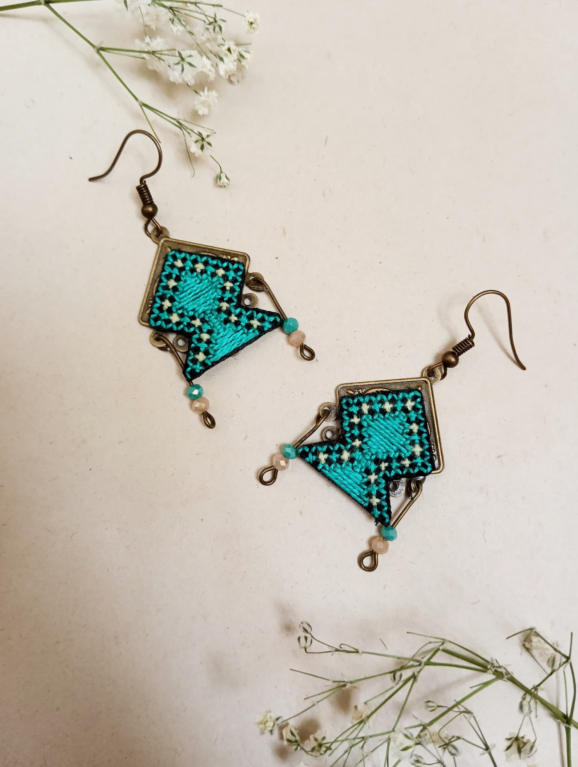 گوشواره سوزندوزی دستدوز